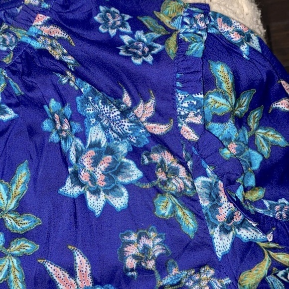 Candace Cameron Bure floral top size large - Picture 7 of 7